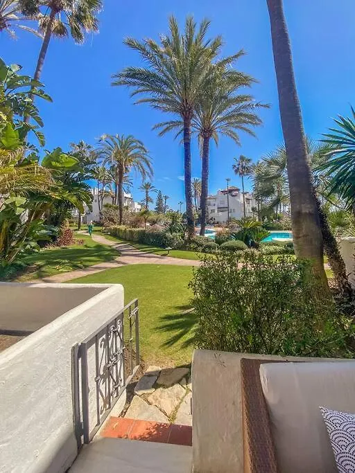 אסטפונה Alcazaba Beach Apartment