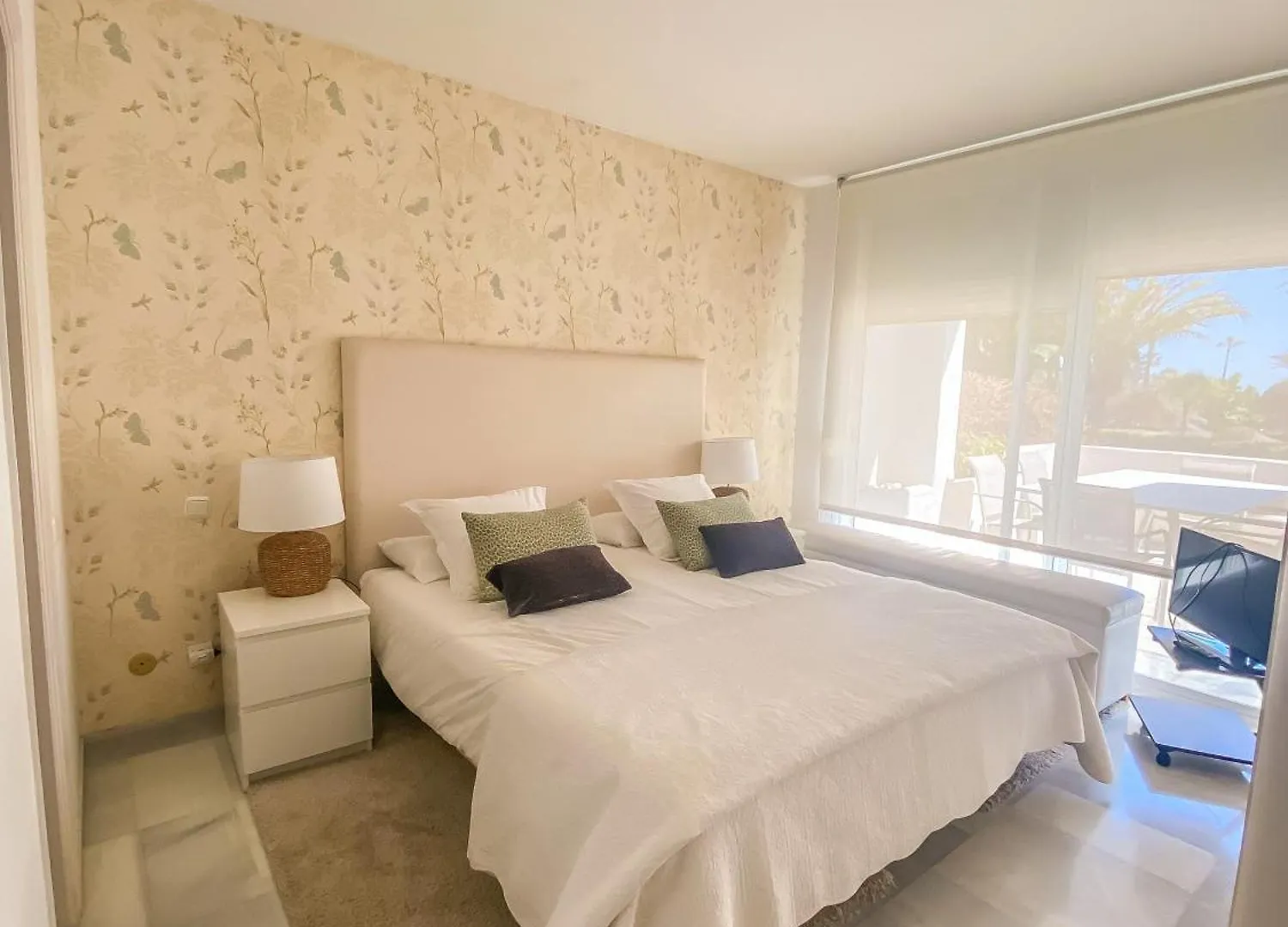 אסטפונה Alcazaba Beach Apartment ספרד