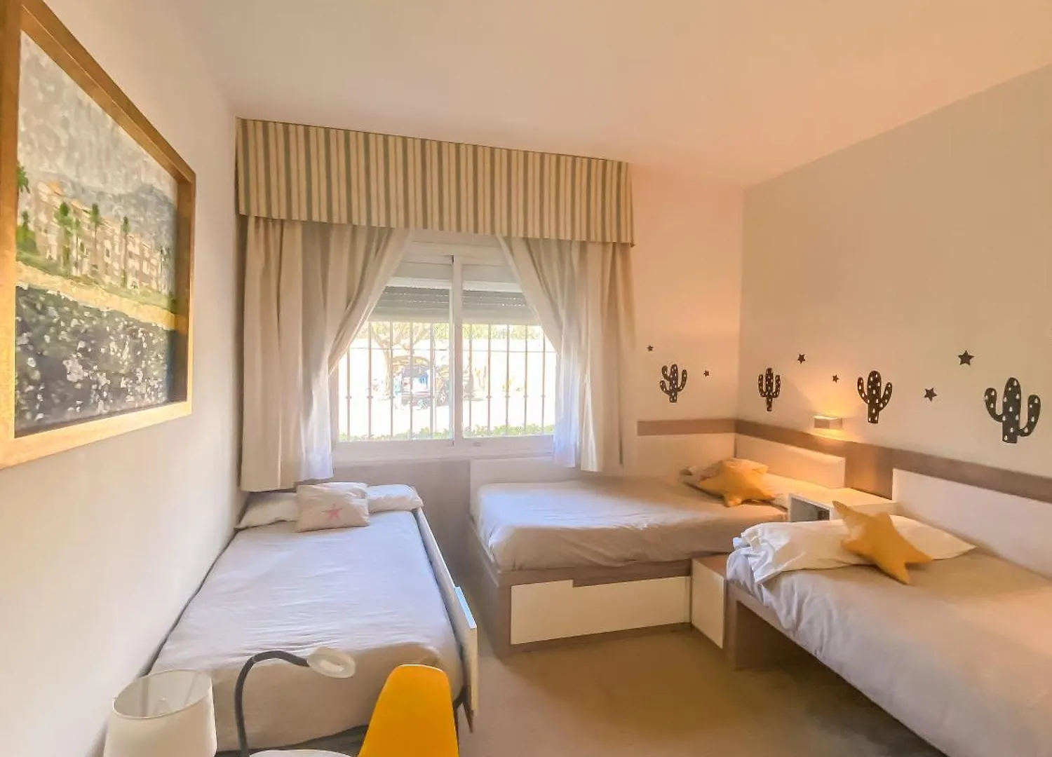 אסטפונה Alcazaba Beach Apartment ספרד